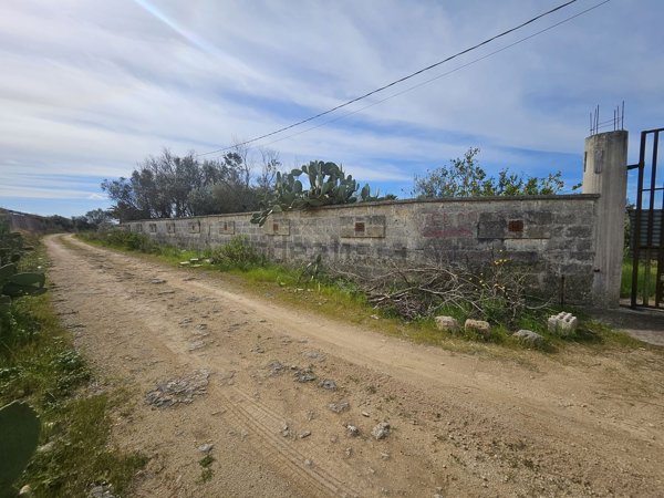 terreno in vendita a Lequile