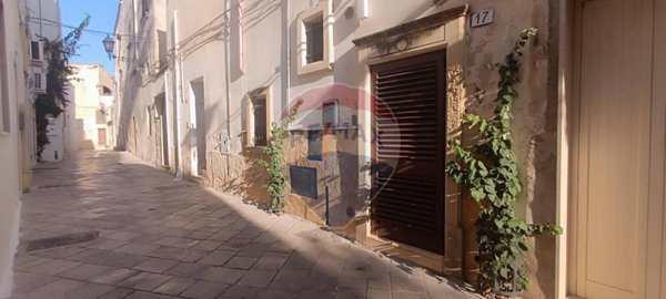 casa indipendente in vendita a Leverano