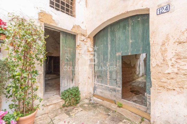 casa indipendente in vendita a Leverano