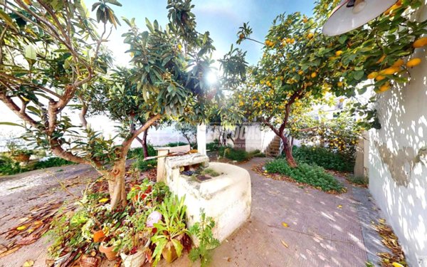 casa indipendente in vendita a Leverano