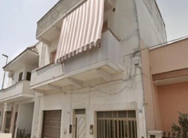 casa indipendente in vendita a Leverano