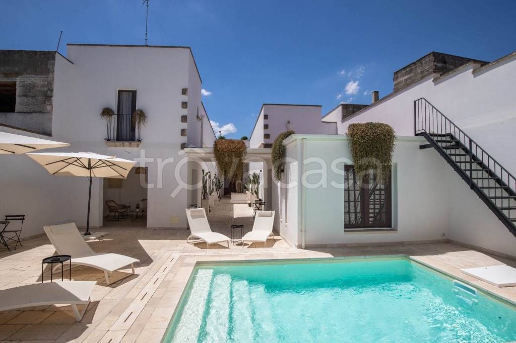 casa indipendente in vendita a Leverano