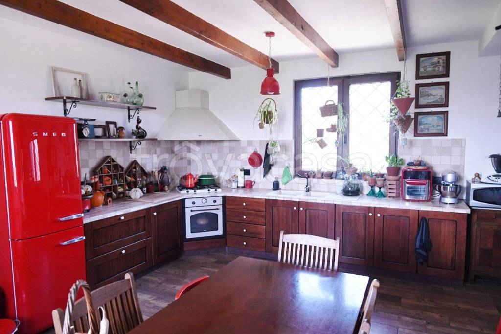 casa indipendente in vendita a Leverano