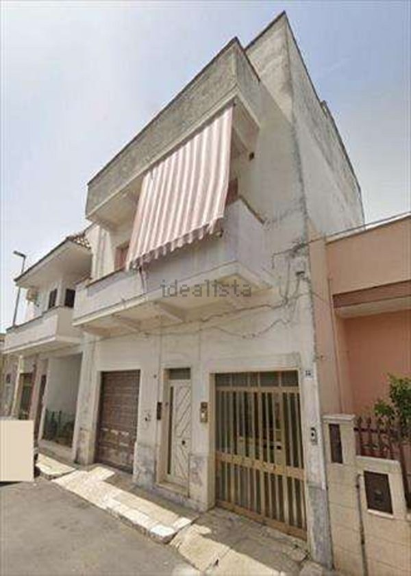 casa indipendente in vendita a Leverano