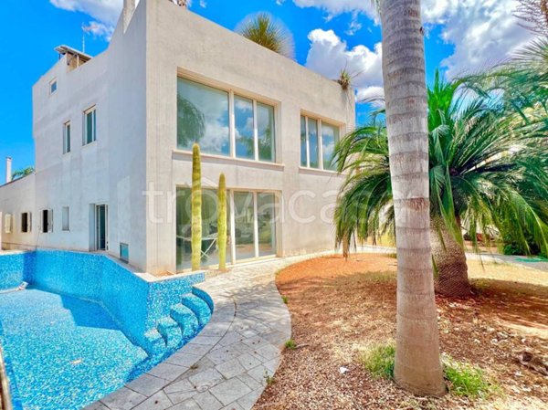 casa indipendente in vendita a Leverano
