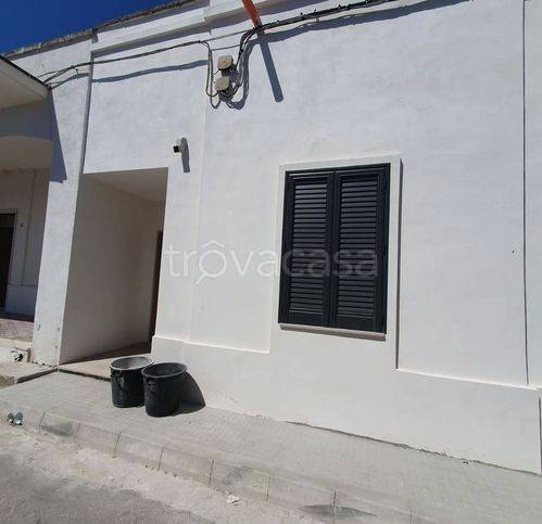 casa indipendente in vendita a Leverano