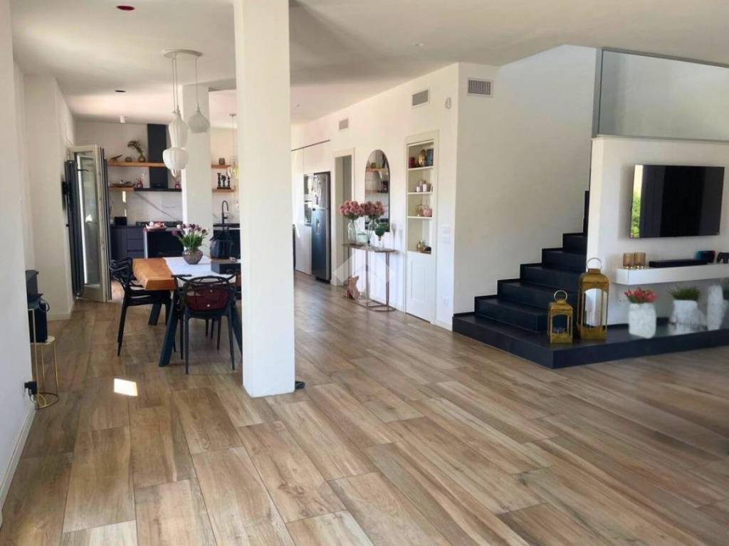 casa indipendente in vendita a Leverano