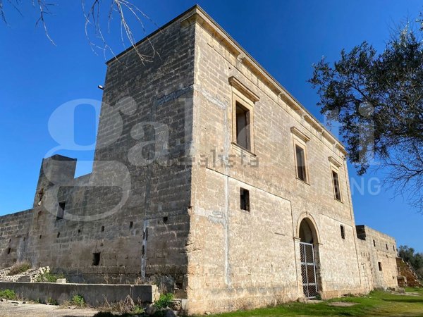 casale in vendita a Leverano