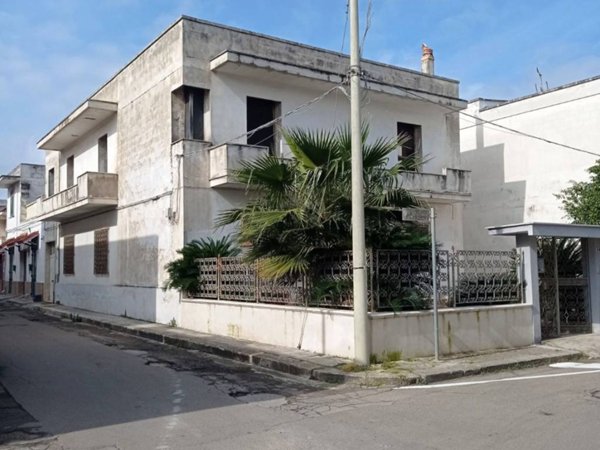 casa indipendente in vendita a Leverano