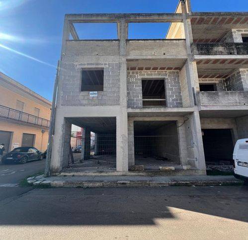 negozio in vendita a Leverano