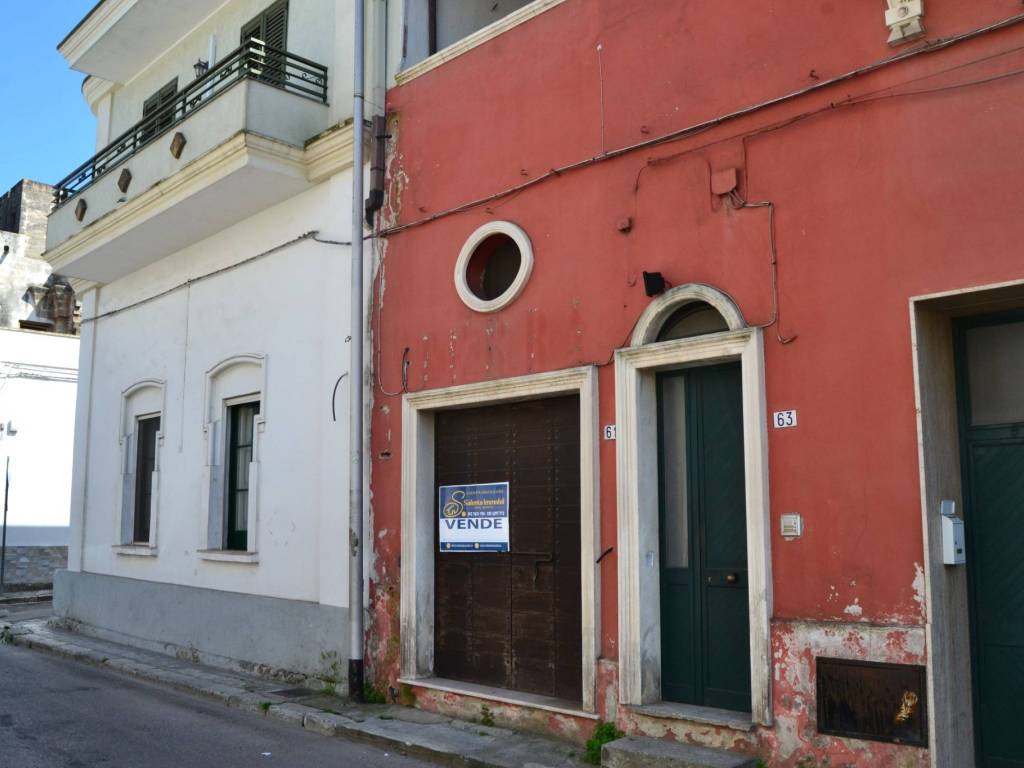 casa indipendente in vendita a Leverano