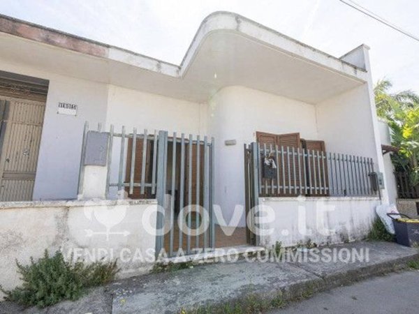 casa indipendente in vendita a Leverano