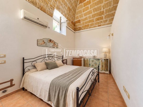 casa indipendente in vendita a Leverano