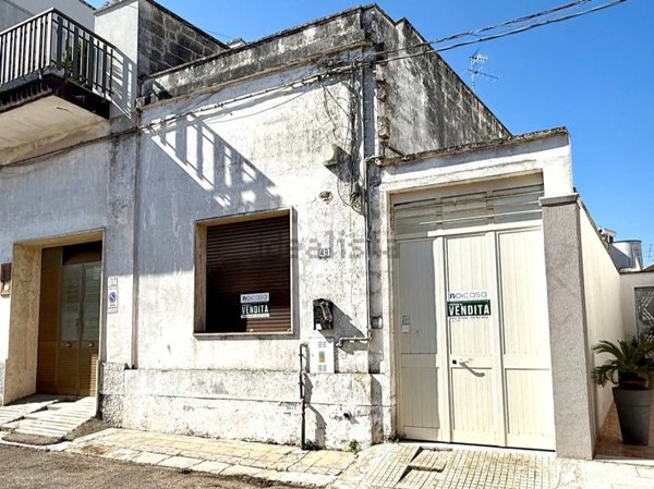 casa indipendente in vendita a Leverano