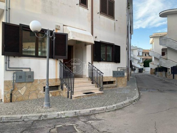 appartamento in vendita a Lizzanello in zona Merine