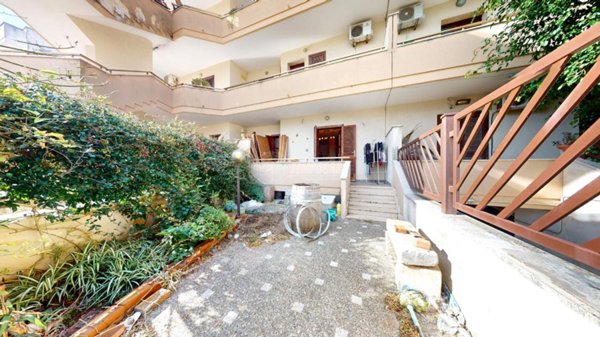 appartamento in vendita a Lizzanello in zona Merine