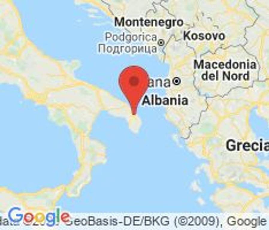 negozio in vendita a Lizzanello in zona Merine