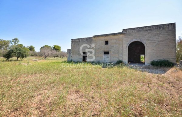 casa indipendente in vendita a Lizzanello