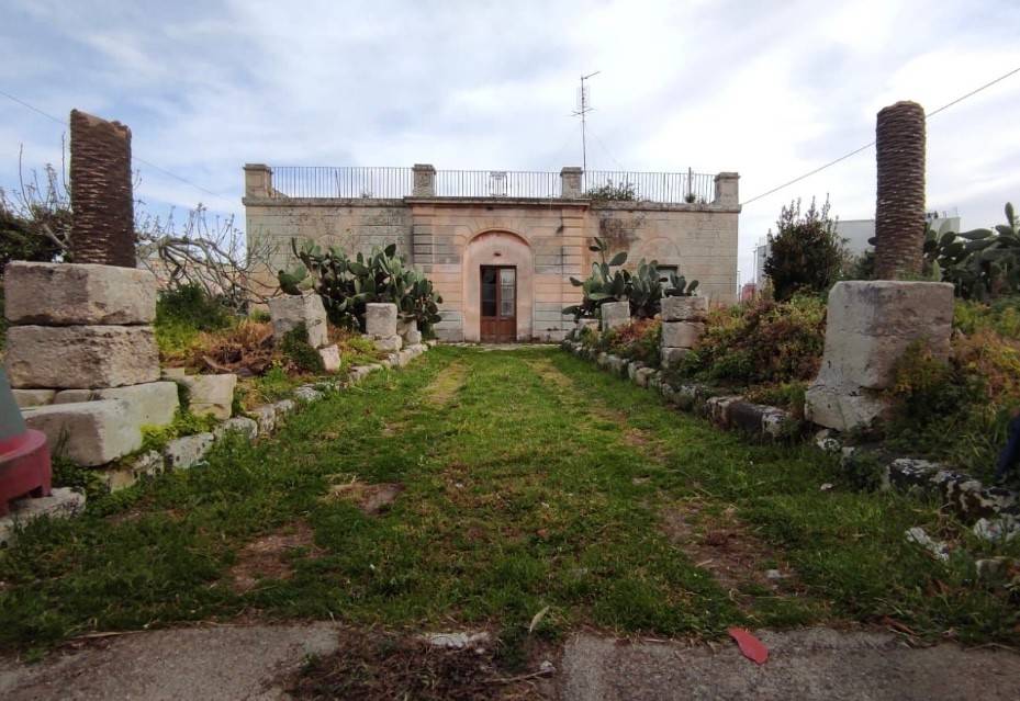 casa indipendente in vendita a Lizzanello in zona Merine