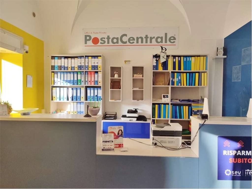 negozio in vendita a Lizzanello