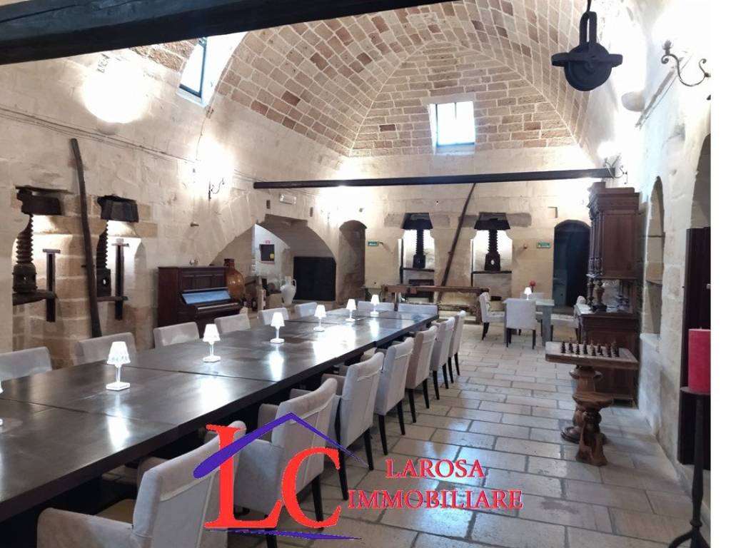 negozio in vendita a Lizzanello