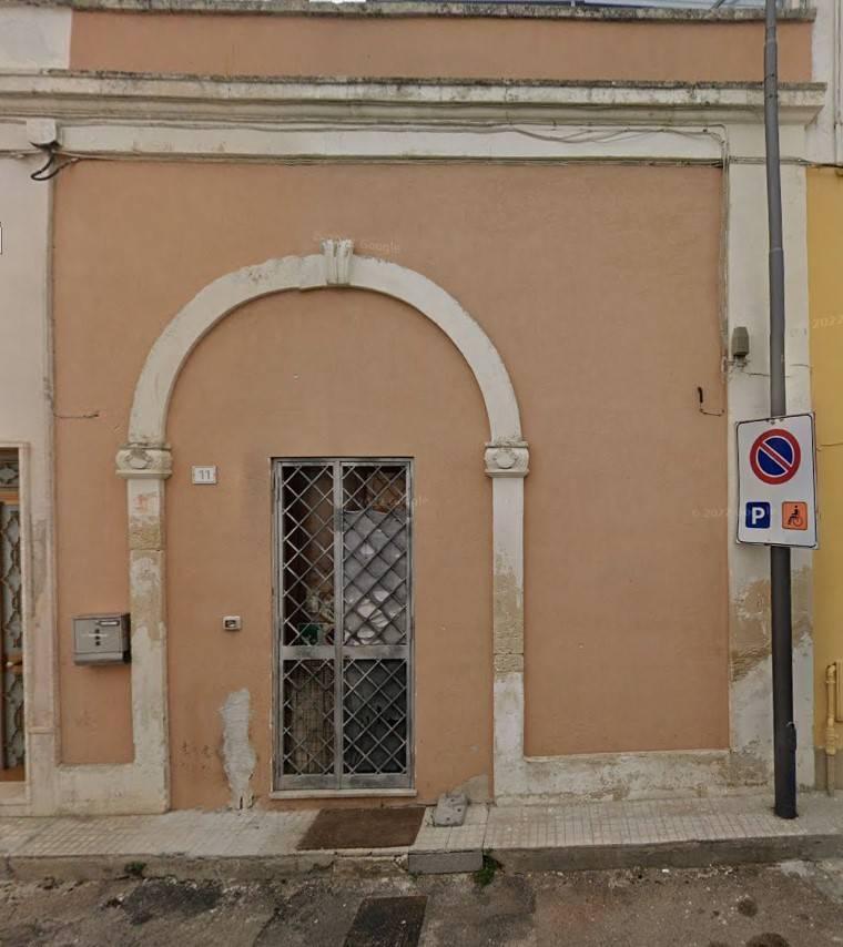 casa indipendente in vendita a Lizzanello