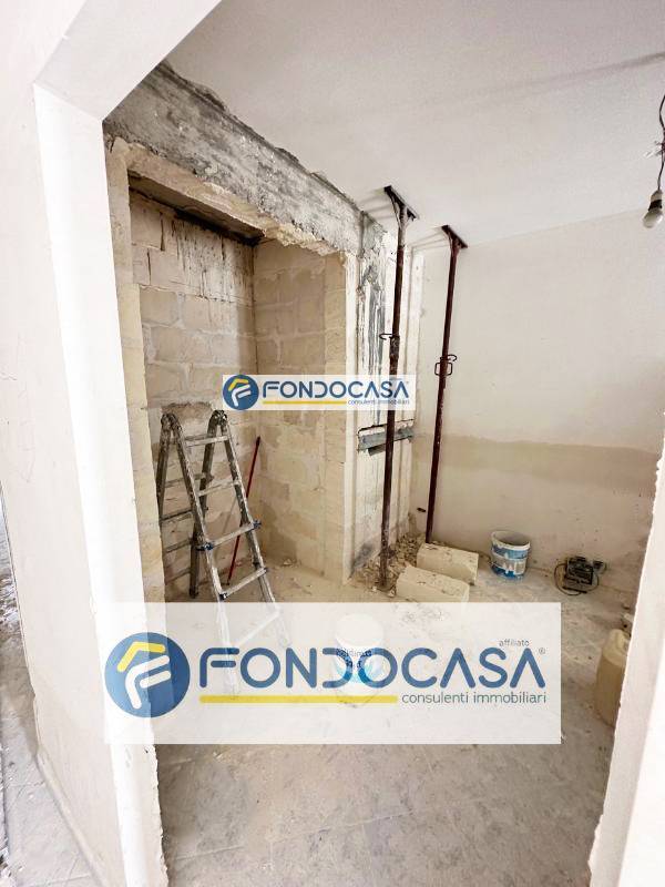 casa indipendente in vendita a Lizzanello