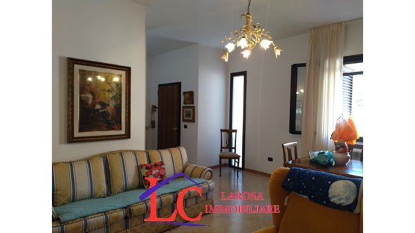 appartamento in vendita a Lizzanello in zona Merine