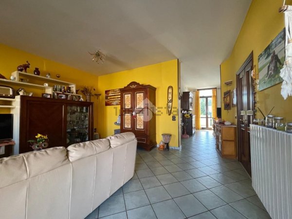 casa indipendente in vendita a Lizzanello in zona Merine