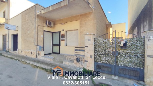 negozio in vendita a Lizzanello in zona Merine