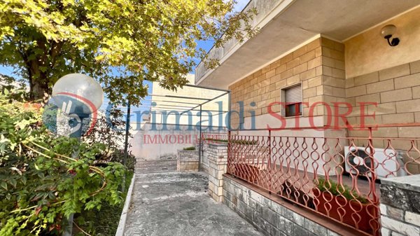 casa indipendente in vendita a Lizzanello