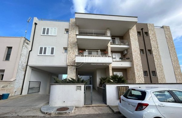 appartamento in vendita a Lizzanello in zona Merine