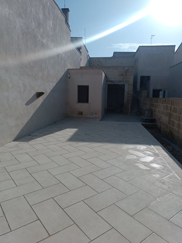 casa indipendente in vendita a Lizzanello