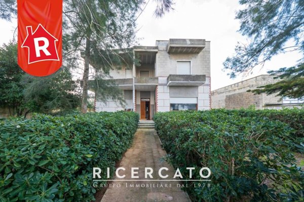 casa indipendente in vendita a Lizzanello