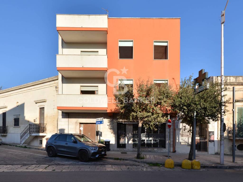 casa indipendente in vendita a Lizzanello