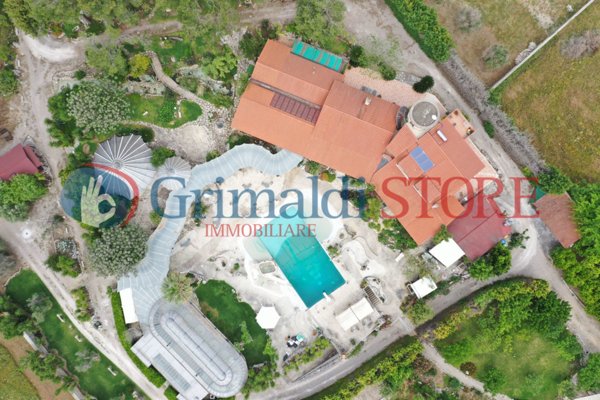 villa in vendita a Lizzanello