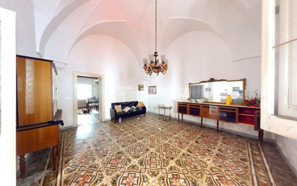 casa indipendente in vendita a Lizzanello