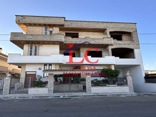 appartamento in vendita a Lizzanello in zona Merine