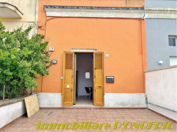 appartamento in vendita a Lizzanello in zona Merine