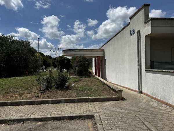 appartamento in vendita a Lizzanello in zona Merine