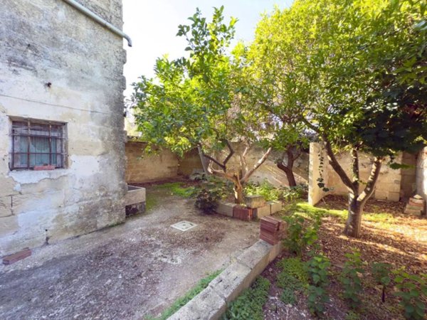 casa indipendente in vendita a Lizzanello in zona Merine