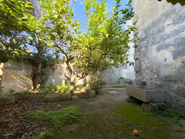 casa indipendente in vendita a Lizzanello in zona Merine