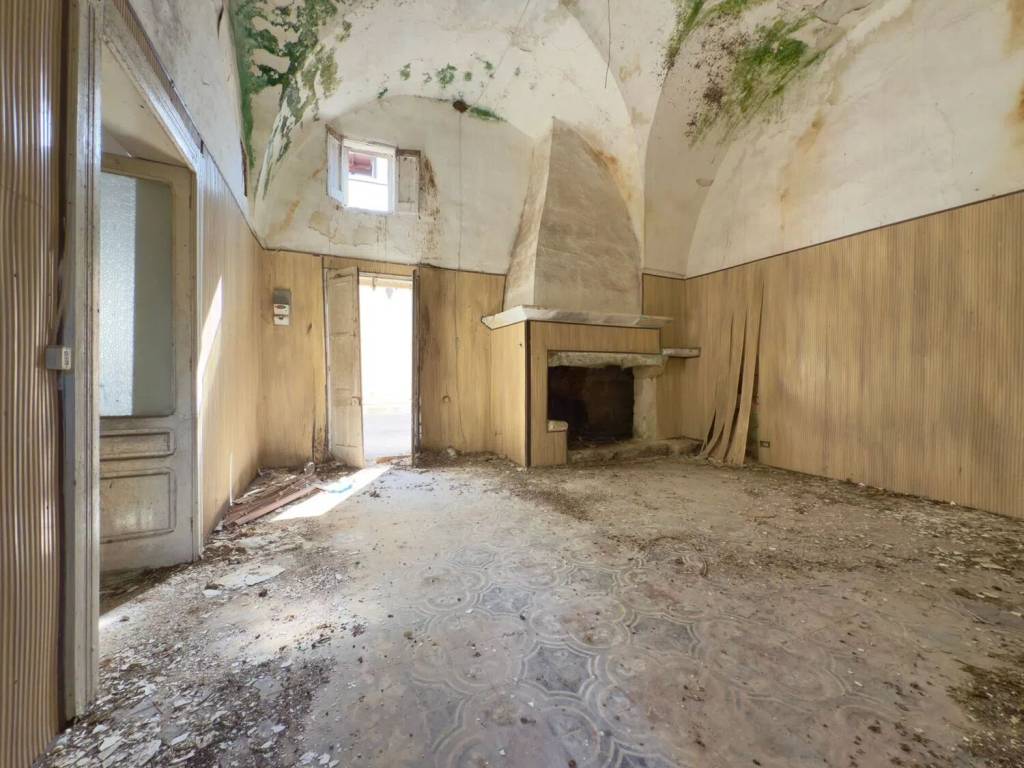 casa indipendente in vendita a Lizzanello