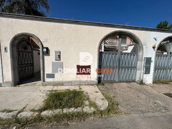 casa indipendente in vendita a Lizzanello in zona Merine