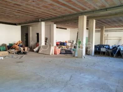 locale commerciale in vendita a Lizzanello in zona Merine