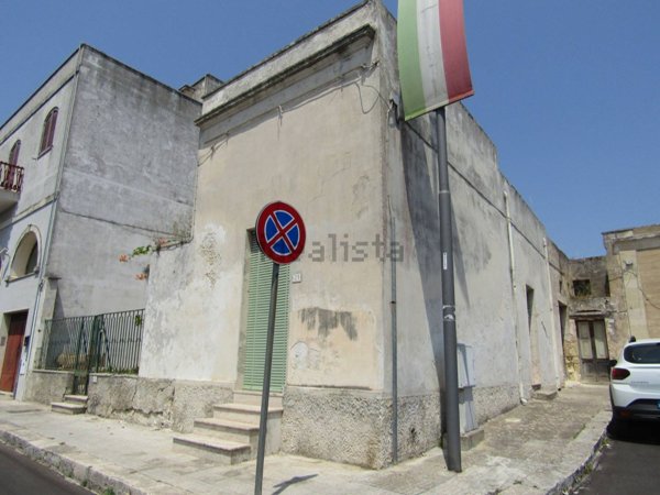 casa indipendente in vendita a Lizzanello in zona Merine