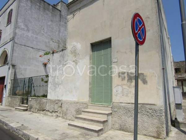 casa indipendente in vendita a Lizzanello in zona Merine