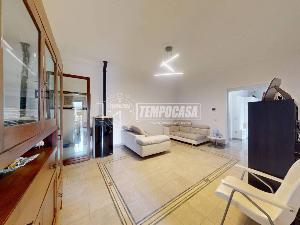 casa indipendente in vendita a Lizzanello