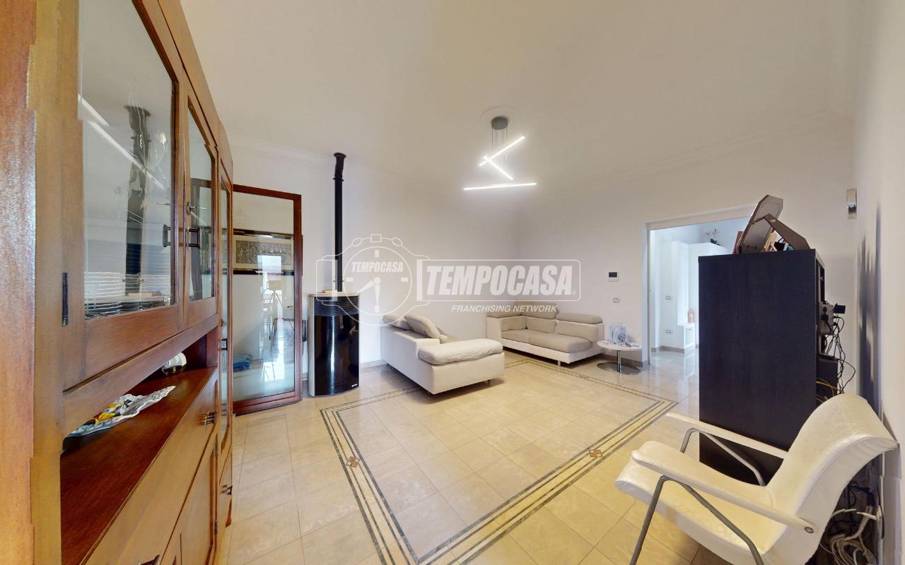 casa indipendente in vendita a Lizzanello