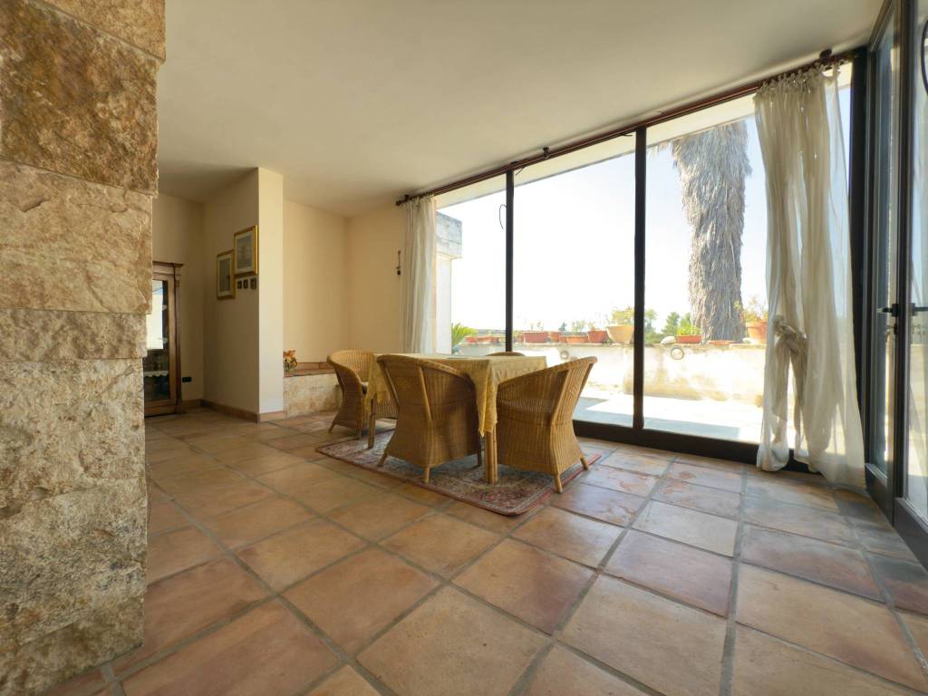 casa indipendente in vendita a Lizzanello